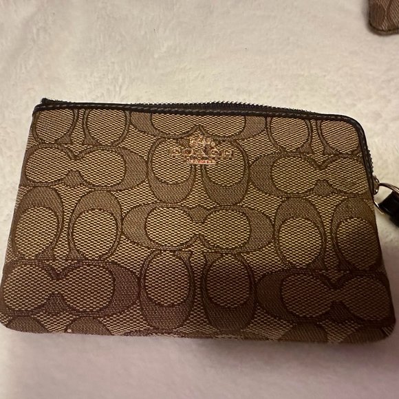 Authentic Coach Zip Wristlet, Signature Canvas - Picture 1 of 2